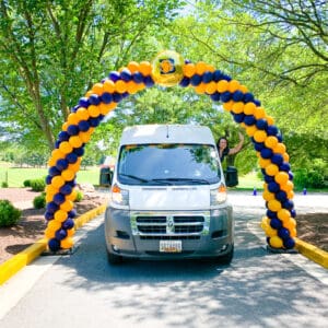 Drive-thru spiral balloon arch