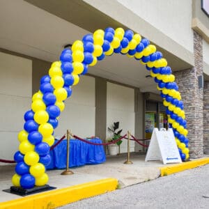 Spiral balloon arch for a grand opening