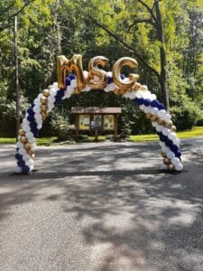 Spiral arch with jumbo foil letters